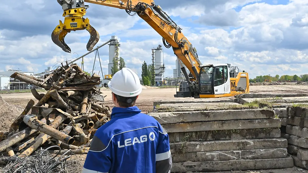 Die-Baustelle-fuer-das-Projekt-eines-H2-ready-Gaskraftwerkes-am-Industriestandort-Schwarze-Pumpe