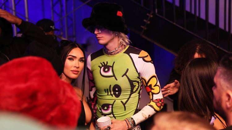 Vor zwei Tagen sah man sie noch zusammen auf einer Super-Bowl-Party: Megan Fox und Machine Gun Kelly.
