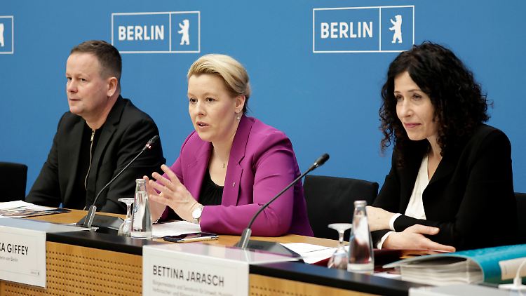 Klaus Lederer (Linke), Franziska Giffey (SPD) und Bettina Jarasch (Grüne): Laut Meinungsforschern finden 38 Prozent der Befragten, dass ein rot-grün-rotes Bündnis eine "gute Koalition" sei.