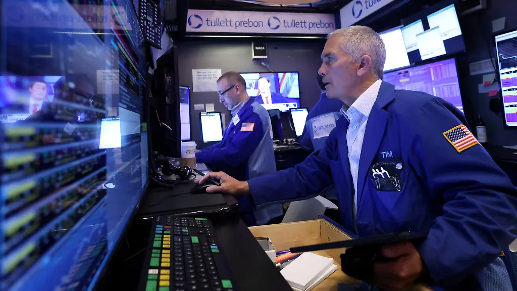 2024-04-17T060037Z-921346319-RC2587AR6PM2-RTRMADP-3-GLOBAL-MARKETS-INTEREST-RATES