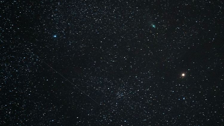 Schweben Ufos von Aliens über der Erde? Nein, sagt das Weiße Haus.