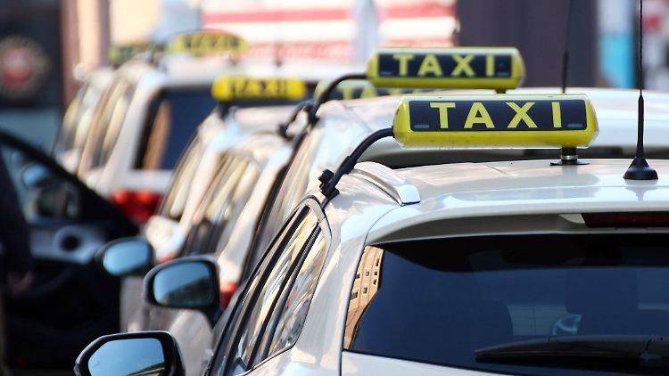 Am Steuer gilt ein Vermummungsverbot - auch für Taxifahrer.