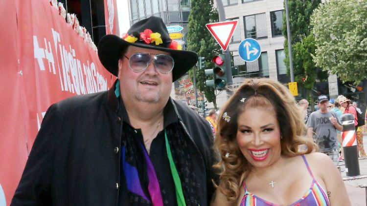 Andreas Ellermann und Patricia Blanco beim Schlagermove in Hamburg im vergangenen Jahr.