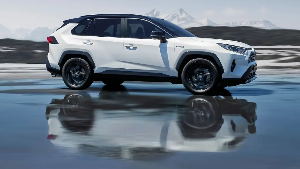 Gewaltige-Inszenierung-Auf-dem-Werksbild-draengt-der-Toyota-RAV4-eindrucksvoll-voran-hat-der-Japaner-auch-als-Gebrauchtwagen-die-Nase-vorn