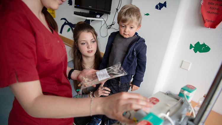 Levin, der an Blutkrebs erkrankt ist, steht in der Kinderklinik des Universitätsklinikums Tübingen kurz vor der Stammzelltransplantation.