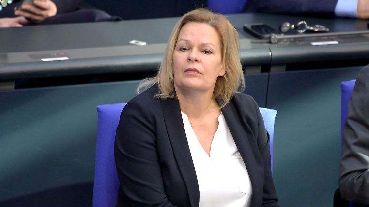 Bundesinnenministerin Nancy Faeser orientiert sich an einer Regelung aus Baden-Württemberg. 