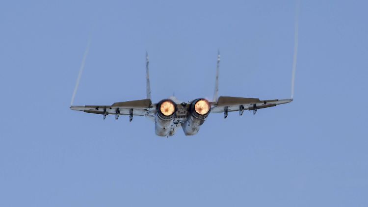 Die Hoffnung des ukrainischen Verteidigungsministers Resnikow (r.) auf Kampfjet-Zusagen wurde enttäuscht. 