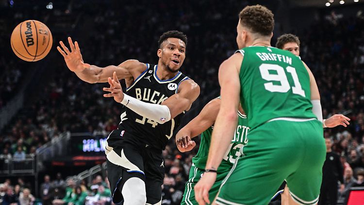 4Giannis Antetokounmpo verfehlte mit 36 Punkten, 13 Rebounds und neun Assists knapp ein Triple-Double.