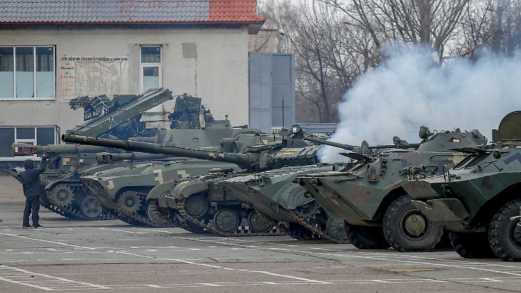 Entgegen der westlichen Auffassung bezeichnet die russische Regierung die Invasion vor fast einem Jahr als "militärischen Spezialeinsatz".
