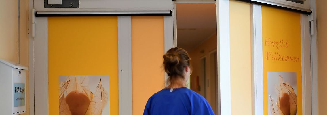 Dem Statistischen Bundesamt zufolge stieg der Anteil von Kaiserschnitten bei Krankenhausgeburten im Vergleich zum Vorjahr um 1,2 Prozentpunkte. Er beträgt nun 30,9 Prozent.