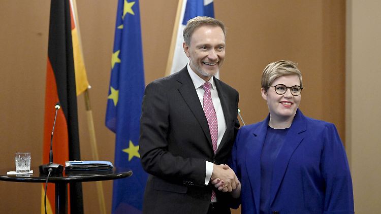 Sparpolitik macht Spaß: Christian Lindner und seine finnische Amtskollegin wollen eine Aufweichung der EU-Haushaltsregeln verhindern. 