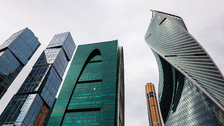 Nur acht Prozent der westlichen Unternehmen sind vollständig aus Russland abgezogen, so eine Studie von der Wirtschaftsuniversität St. Gallen. 