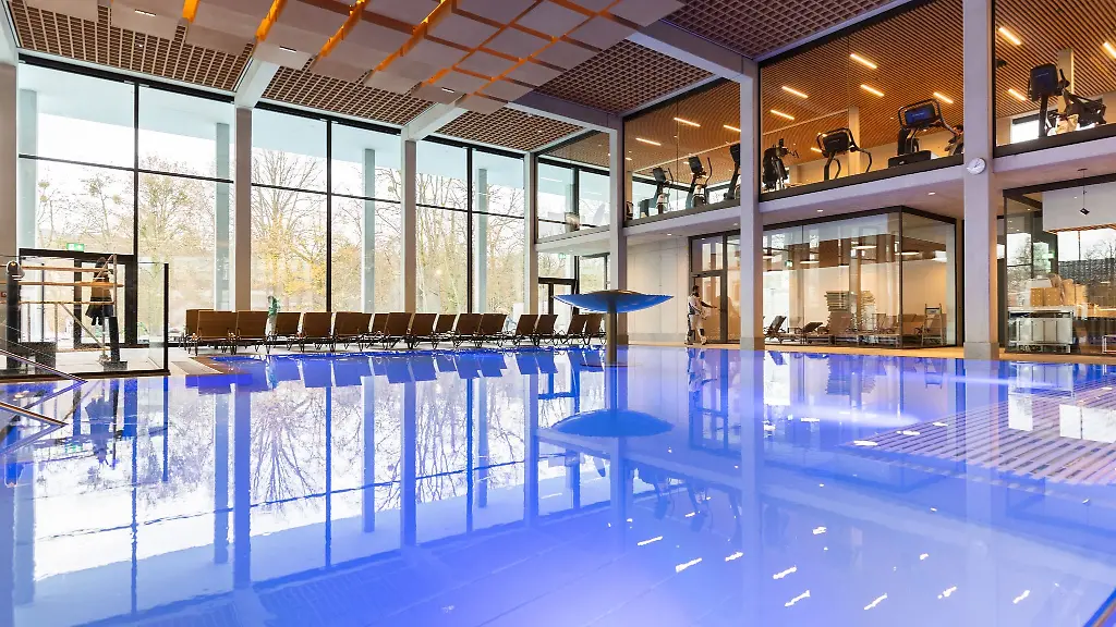 Blick-auf-ein-Becken-in-der-Sprudelhof-Therme-in-Bad-Nauheim-vor-deren-Eroeffnung-im-vergangenen-Dezember