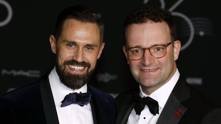 Hatten sich für ihren Traum vom Eigenheim finanziell gestreckt: Daniel Funke und Jens Spahn.