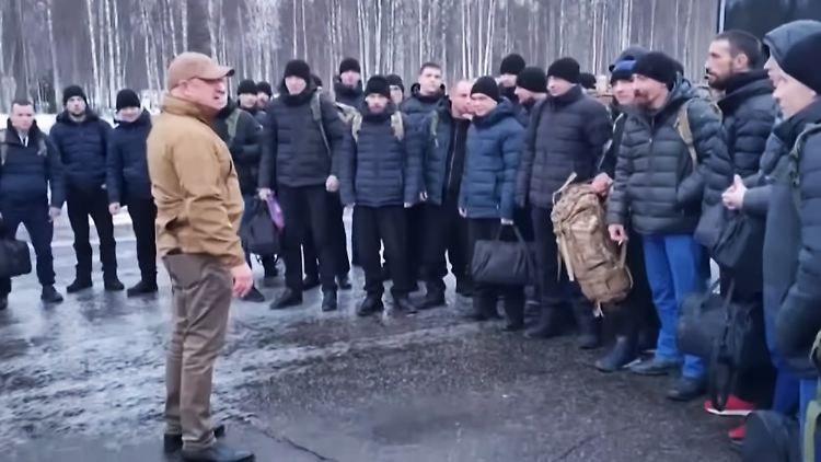 Prigoschin hat etwa 40.000 Häftlinge aus russischen Gefängnissen für seine Wagner-Truppe rekrutiert.