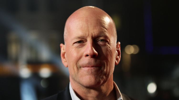 Bruce Willis hat sein Karriereende im vergangenen März verkündet. Nun ist seine Krankheit vorangeschritten. 