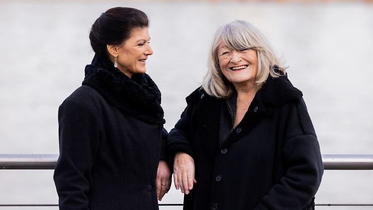 Sahra Wagenknecht und Alice Schwarzer (v.l.) sind die Initiatorinnen des Aufrufs.