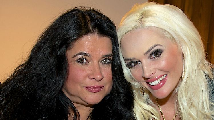 Haben gemeinsam den Umzug gewuppt: Iris Klein (l.) und Daniela Katzenberger.