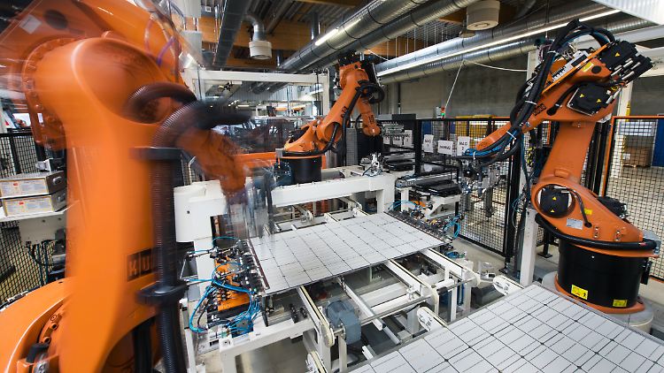 Auch beim Dresdner Anbieter Solarwatt, der selbst Module produziert, liefen in den vergangenen Monaten die Telefone heiß.