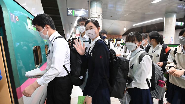 Jugendliche in Japan: Der Sex unter Teenagern soll laut neuem Vorschlag in der Regel nicht bestraft werden.