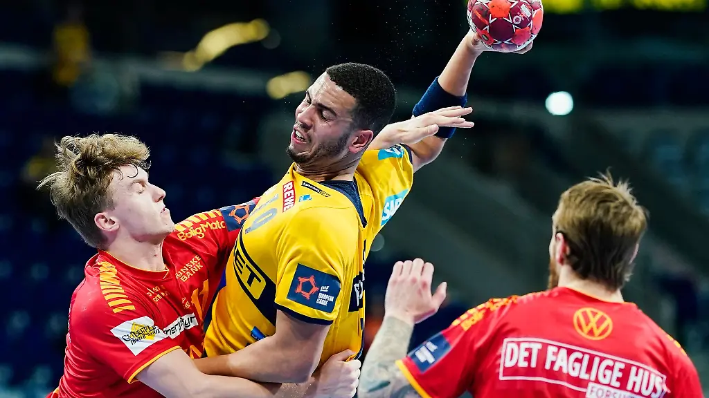 Philipp-Ahouansou-M-von-den-Rhein-Neckar-Loewen-in-Aktion