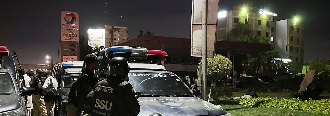 2023-02-17T153045Z_367017382_RC23DZ91EJ0R_RTRMADP_3_PAKISTAN-KARACHI-ATTACK.JPG