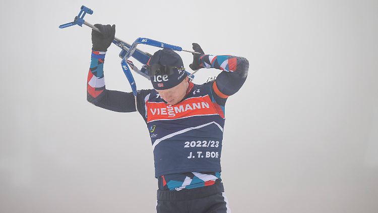 Johannes Thingnes Bö aus Norwegen könnte in der Staffel sein sechstes Gold bei dieser WM gewinnen.