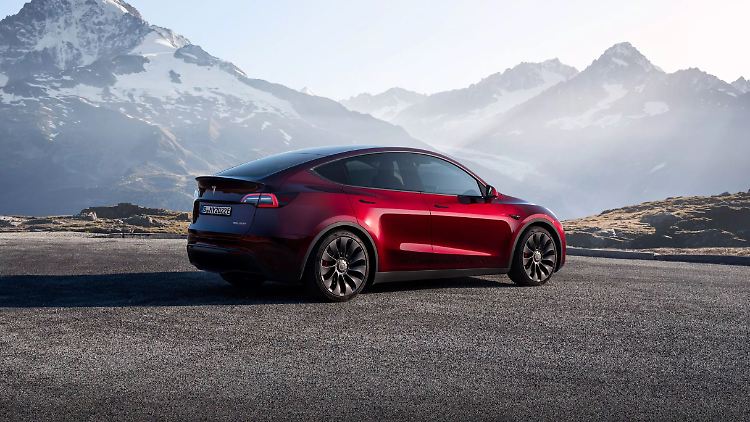 Kein Elektroauto wurde 2022 in Deutschland so oft zugelassen wie Teslas SUV Model Y.