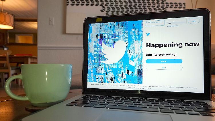 Änderung über Nacht: Twitter begründet die Einschränkung des Login-Services per SMS mit Missbrauch durch Roboterkonten.