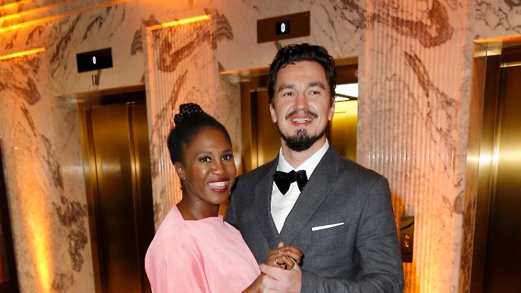 Motsi Mabuse und Evgenij Voznyuk kennen sich bereits seit 20 Jahren, seit 2015 sind sie verheiratet. 