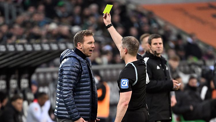 Auch Nagelsmann sah eine Karte.