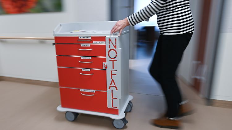 Nach Ansicht von Patientenschützer Eugen Brysch ist die Lage in den Kliniken auf dem Land besonders schlecht. 