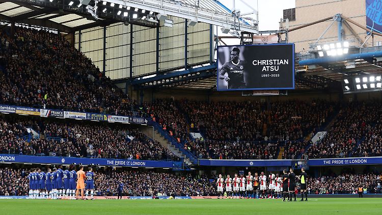 Die Premier League hat Atsu zu Ehren eine Gedenkminute eingelegt.