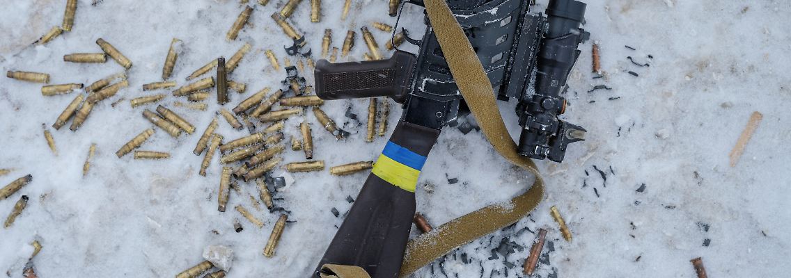 2023-02-18T225438Z_368196341_RC2NDZ9U3TP5_RTRMADP_3_UKRAINE-CRISIS-EAST.JPG