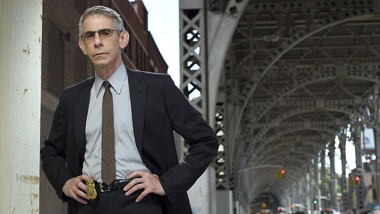 Richard Belzer in seiner Paraderolle als John Munch.