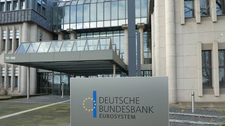 Auch für den Rest des Jahres sei eine "wesentliche Verbesserung" nicht in Sicht, mahnt die Bundesbank.