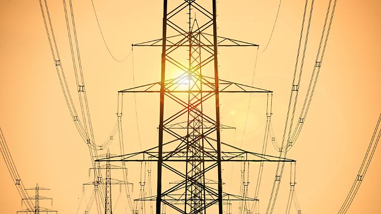 Bis spätestens 2045 sollen Erneuerbare den gesamten Bedarf in allen Sektoren decken.
