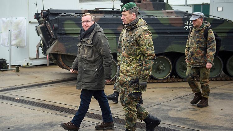 Pistorius will, dass bis Ende März sowohl die Leoparden als auch die Marder an die Ukraine geliefert werden.