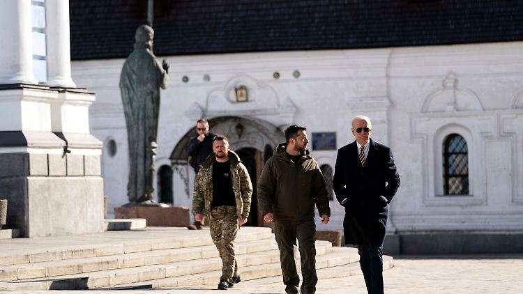 Der US-Präsident Joe Biden reiste überraschend nach Kiew.