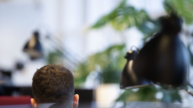 Vereinzelt äußerten Beschäftigte jedoch auch Zweifel an dem Modell: So hatten einige die Sorge, dass sich ihre Belastung an den Arbeitstagen zu stark steigern könne.