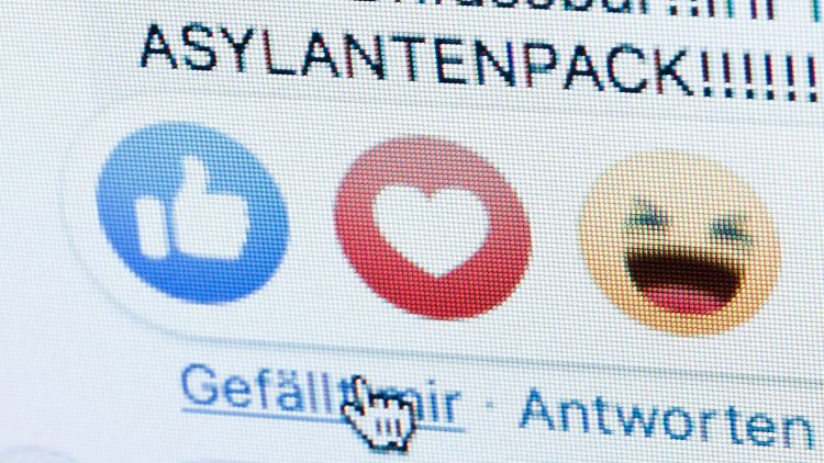 "Die Themen sind beliebig austauschbar, sie müssen einen nur im persönlichen Leben erfassen", erklärt der sächsische Verfassungsschutzchef.
