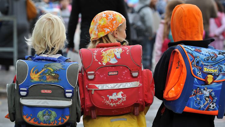 Der Kinderzuschlag ist für Familien mit sehr kleinen Einkommen gedacht, die kein Bürgergeld beziehen.