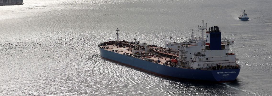 2022-12-12T141751Z_2009344584_RC2E4Y9VRLBK_RTRMADP_3_UKRAINE-CRISIS-OIL-TURKEY.JPG