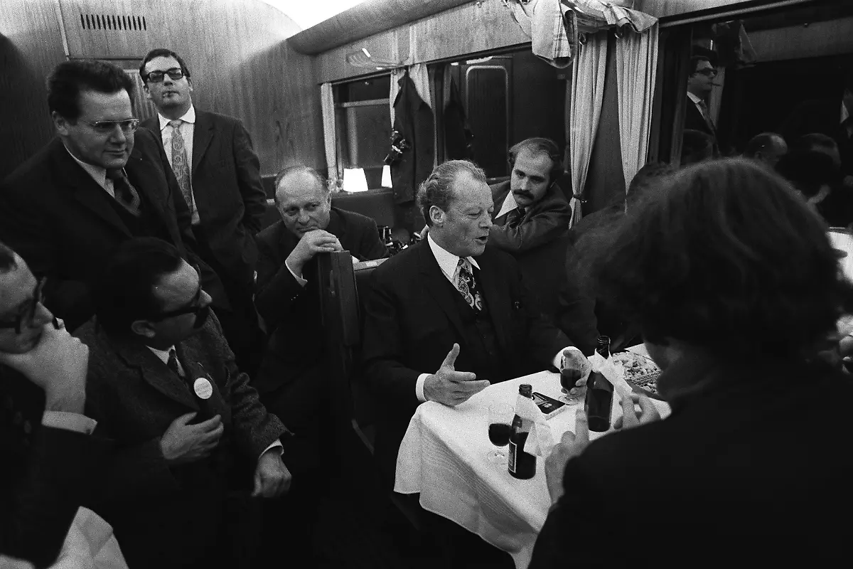 Brandt-und-Guillaume-im-Zug