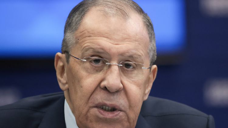 Zumindest bis zum Ende der Laufzeit wolle sich Russland an das Abkommen mit den USA halten, verkündet das russische Außenministerium unter Sergej Lawrow.
