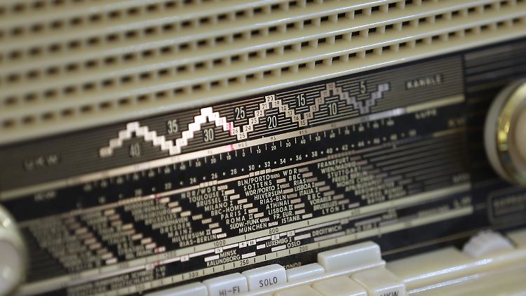 Auf mehreren Radiosendern in Russland soll ein Luftalarm ausgelöst worden sein. Der staatliche Zivilschutz spricht von einem Hackerangriff. 