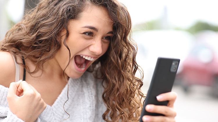 Bis zu 50 Prozent im Vergleich zum Neukauf kann man mit einem Smartphone aus einem Refurbished-Shop sparen.