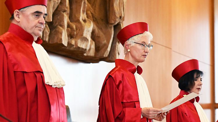 Das Bundesverfassungsgericht fordert die Politik zum Handeln auf.