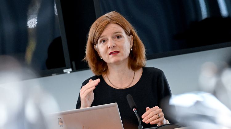 Folgen der Misswirtschaft: Interims-Intendantin Vernau muss beim RBB fast 50 Millionen Euro einsparen. 