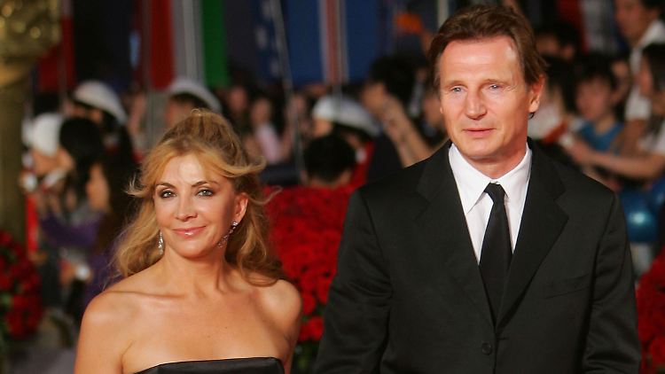 Neeson und seine Frau Natasha Richards bei einem Filmfestival im Jahr 2006: Schick genug für die Bond-Rolle war er.